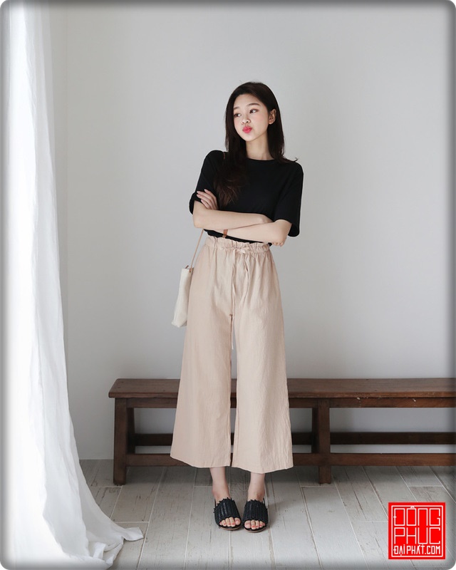Quần ống rộng kết hợp với áo thun đẹp 