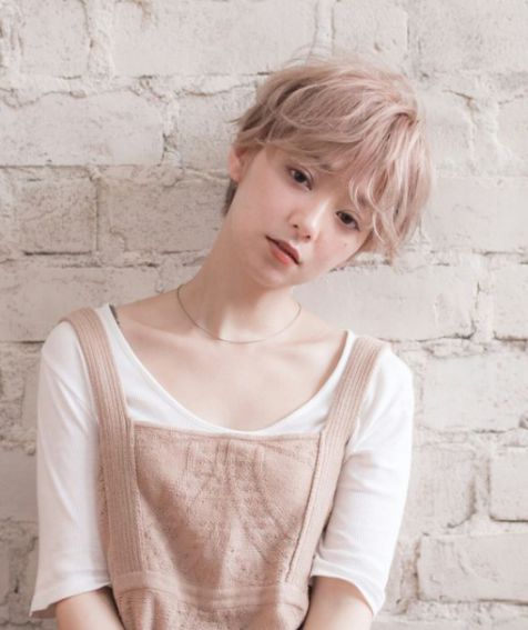 Thể hiện cá tính, dễ thương cùng tóc mái tóc ngắn tại Nhật Bản - Hình 2 Tóc mái ngắn cho nữ đẹp như Nhật Bản, phù hợp nhiều khuôn mặt khác nhau. Giúp diện mạo hài hòa và che các khuyết điểm cực tốt.