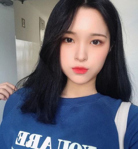 Hé lộ TOP tóc mái lệch mang đến nhiều trào lưu - Hình ảnh 3 Nàng muốn mình thêm xinh xắn, cá tính và dễ thương thì không thể nào qua qua style tóc mái lệch thời thượng này. Cùng xem ngay MIỄN PHÍ.