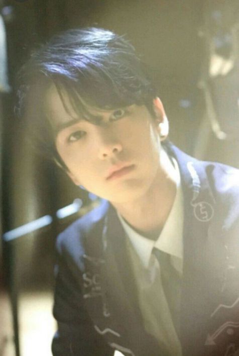 Mẫu tóc side part dài đẹp - Hình ảnh số 1 Tổng hợp phong cách tạo kiểu tóc side part mái dài cho nam giới cá tính - Hình ảnh số 1