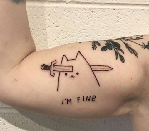 Hình xăm chữ i'm fine (tôi ổn) thể hiện cho tình yêu buồn mang ý nghĩa Hình xăm chữ đẹp và ý nghĩa nhất cho nam và nữ - Số 20