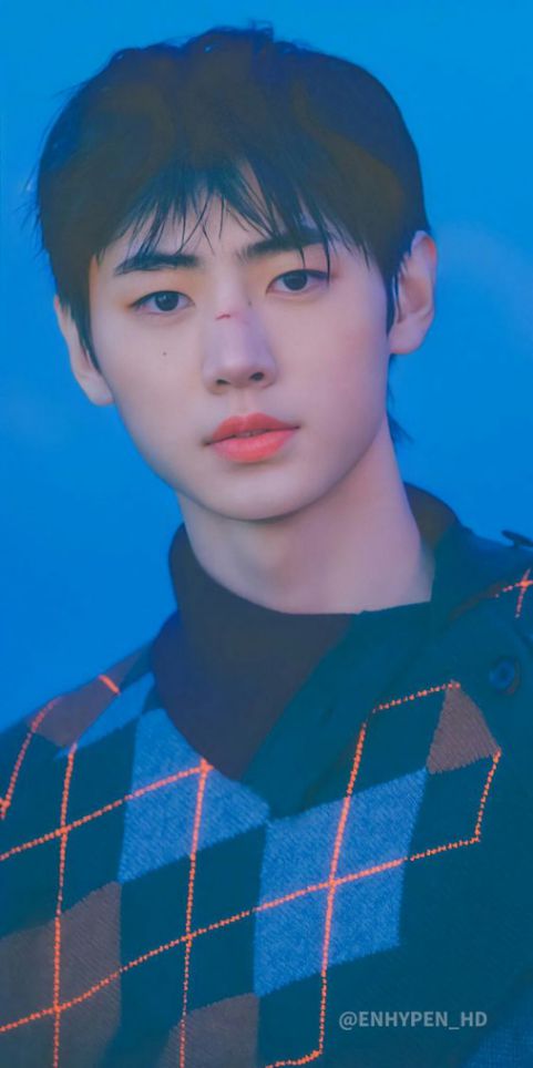 Mẫu tóc đầu nấm phù hợp mặt tròn đẹp nhất cho nam giới - Biến thể số 3 Các mẫu tóc đầu nấm phù hợp nhất cho nam giới khuôn mặt to, tròn, mập thịnh hành hiện nay - Hình ảnh số 3