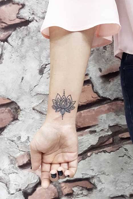 Mẫu hình xăm ở cỗ tay cho nữ Nghệ thuật hình xăm ở cỗ tay dành cho nữ
