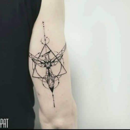 Hình ảnh xăm tattoo hoa văn phượng hoàng phù hợp cho nam và nữ Xem tác phẩm hình xăm hoa văn nghệ thuật Phượng Hoàng ở sau cánh tay cho nam