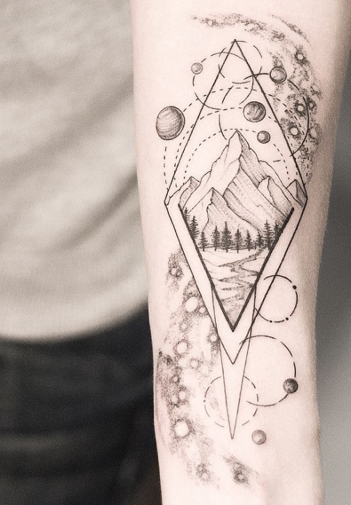 Hình ảnh xăm tattoo hoa văn tam giác đẹp ấn tượng Hình xăm nghệ thuật hoa văn hình tam giác ở cánh tay đang dẫn đầu xu hướng mới nhất