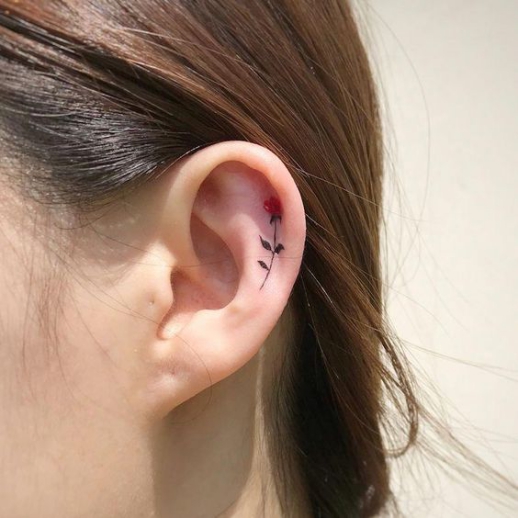 Mẫu hình xăm mini cho nữ ở lỗ tai Hình xăm cho nữ ở lỗ tai