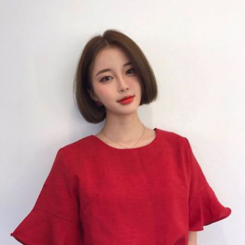 Những kiểu tóc bob duỗi thẳng đẹp nhất - Mẫu 3 Những kiểu tóc bob duỗi thẳng đẹp ưa chuộng hiện nay cho nữ - Hình ảnh số 3