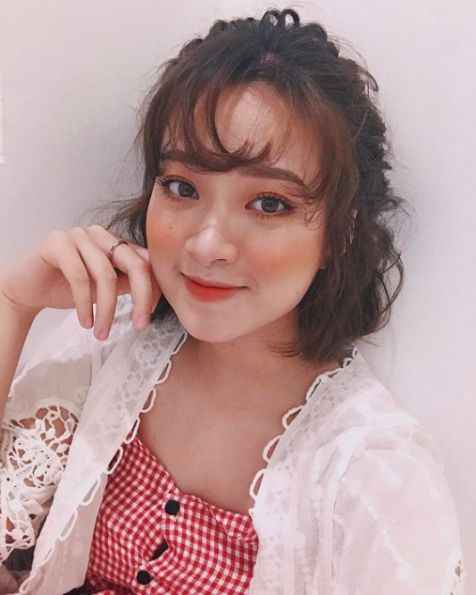 Tóc nữ cho mặt to, tròn, mập, béo Hàn Quốc đẹp nhất số 2 Xem ngay các kiểu tóc nữ phù hợp cho mặt tròn phong cách Hàn Quốc thịnh hành hiện nay - Hình ảnh số 2