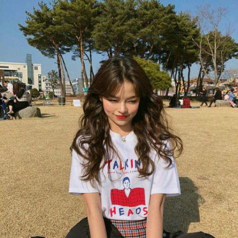 Tóc nữ mái dài Hàn Quốc đẹp nhất số 1 Tóc mái dài phong cách Hàn Quốc đẹp duyên dáng và quyến rũ cho nữ - Hình ảnh số 1