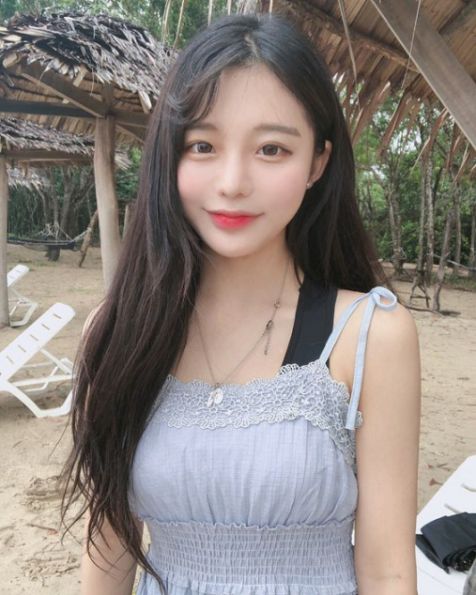 Tóc nữ duỗi Hàn Quốc đẹp nhất số 2 Kiểu tóc duỗi Hàn Quốc đẹp không bao giờ sợ lỗi thời theo năm tháng cho nữ - Hình ảnh số 2