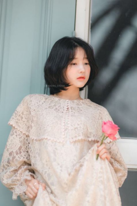 Mẫu tóc layer ngắn cho nữ gương mặt dài - Số 4 Xu hướng tạo kiểu tóc layer ngắn cho nữ khuôn mặt dài đẹp nhất hình ảnh số 4