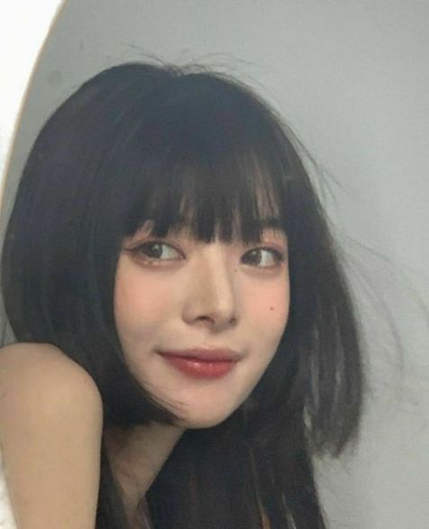 Mẫu tóc layer ngắn mái thưa đẹp cho nữ - Số 3 Tổng hợp những mẫu tóc layer mái thưa đẹp mới nhất cho phái nữ - hình ảnh số 3