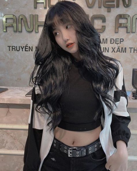 Tóc layer cho khuôn mặt dài đẹp và xinh nhất như idol - Phối cảnh số 2 Tóc nữ layer cho khuôn mặt dài đẹp và xinh nhất như idol - Hình ảnh số 2