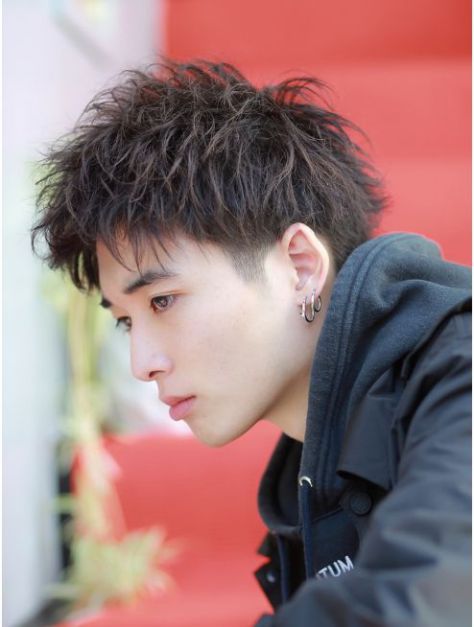 Mẫu tóc mohican con sâu đẹp cho nam hình ảnh số 1 TOP những kiểu tóc mohican con sâu đẹp cho nam đang nắm bắt xu hướng mới nhất ngày nay - Hình ảnh số 1