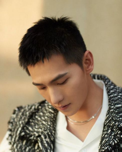 Mẫu tóc mohican ngắn đẹp cho nam hình ảnh số 3 Xu hướng các kiểu tóc mohican ngắn mới nhất làm các ngôi sao nổi tiếng phải lăng xê hết mực - Hình ảnh số 3