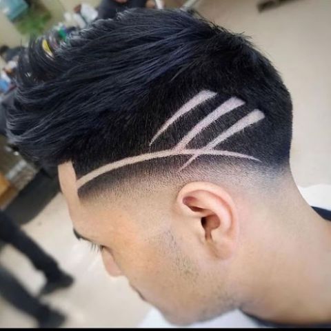 Mẫu tóc mohican uốn cho nam - Hình ảnh số 2 Xu hướng tạo kiểu tóc mohican uốn phù hợp cho nam mọi độ tuổi - Hình ảnh số 2