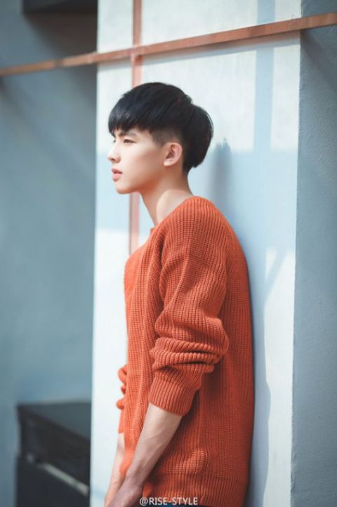 Mẫu tóc layer mái dài đẹp nhất cho nam hình ảnh số 1 Các phong cách tạo kiểu tóc layer mái dài đẹp lãng tử và điển trai cho nam được yêu thích nhất - Hình ảnh số 1