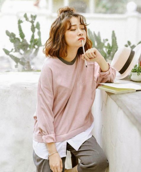 Các kiểu tóc ngắn hình gợn sóng nước được yêu thích ngày nay - Hình ảnh 3 Chọn lọc các kiểu tóc ngắn kết hợp uốn sóng nước thể hiện cá tính của mọi cô nàng. Đang nắm bắt xu hướng mới nhất trong nhiều năm