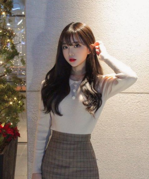 Tóc layer dài ngang đến lưng đẹp nhất siêu gợi cảm và cuốn hút - Phối cảnh số 1 Tóc nữ layer dài ngang đến lưng đẹp mới nhất siêu cuốn hút cho nữ - Hình ảnh số 1