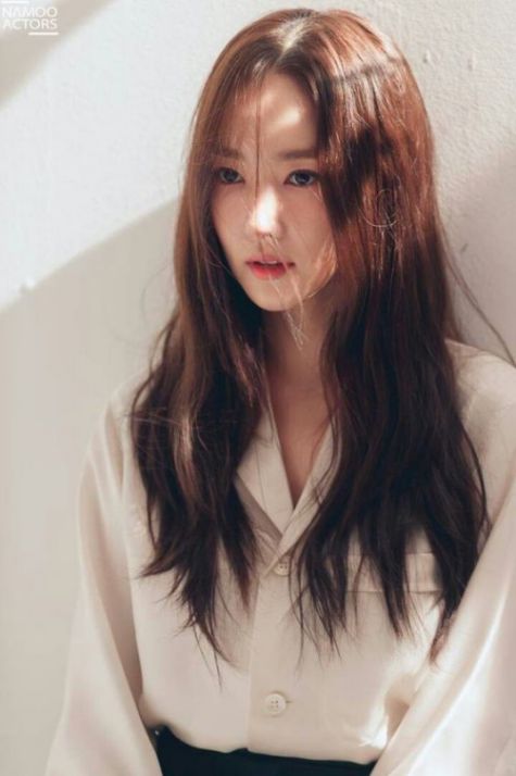 Tóc layer phong cách Hàn Quốc đẹp nhất giúp nàng tự tin tỏa nắng- Phối cảnh số 1 Tóc nữ layer phong cách Hàn Quốc đẹp thịnh hành giúp nàng tự tin tỏa nắng - Hình ảnh số 1