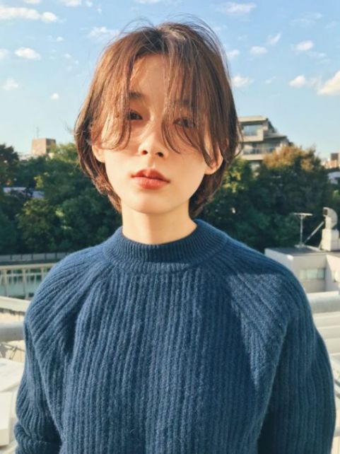 Tóc layer mái ngắn đẹp nhất siêu đáng yêu - Phối cảnh số 2 Những kiểu tóc layer mái ngắn đẹp nhất cho nữ siêu đáng yêu - Hình ảnh số 2