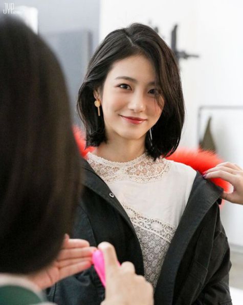 Tóc layer ngang vai đẹp nhất mang đến sự trẻ trung - Phối cảnh số 2 Tóc nữ layer ngang vai đẹp nhất mang đến sự trẻ trung cho nữ - Hình ảnh số 2