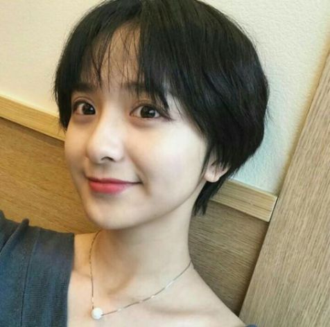 Tóc nữ tém Hàn Quốc đẹp nhất số 1 Phong cách tạo kiểu tóc tém Hàn Quốc đẹp nữ tính và xinh xắn cho phái nữ - Hình ảnh số 1