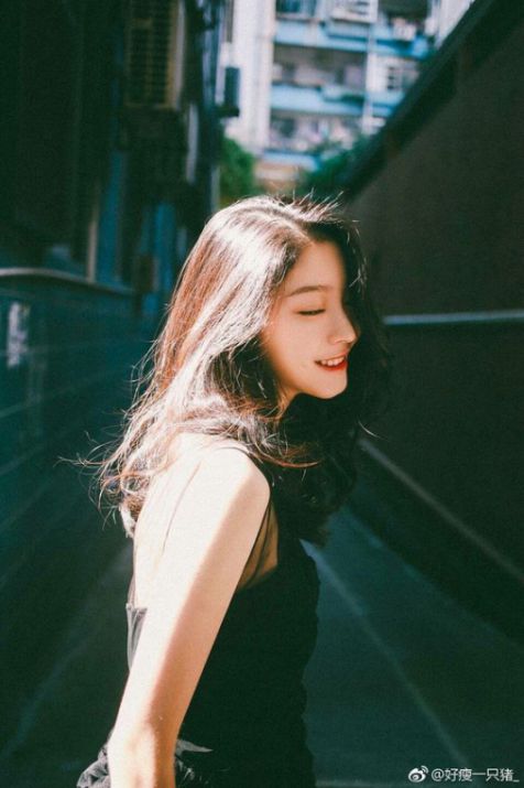 Tóc nữ uốn Hàn Quốc đẹp nhất số 1 Cách tạo kiểu tóc uốn Hàn Quốc đẹp đang thịnh hành hiện nay cho nữ - Hình ảnh số 1