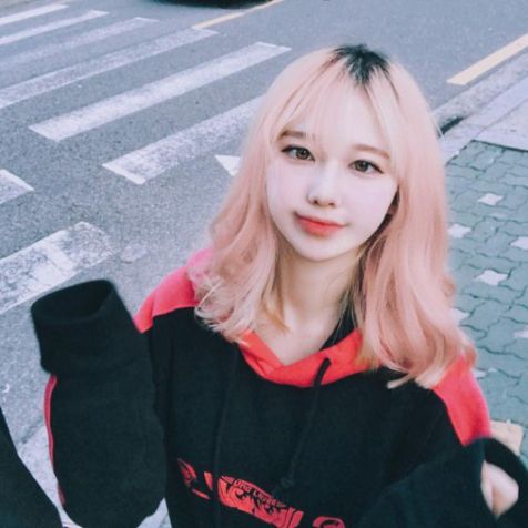 Giúp bạn tạo đặc biệt ấn tượng đến người đối diện cùng màu hồng của nữ giới Các bạn nữ trẻ trung đã biết cách trang điểm cho mái tóc của bản thân chưa? Lựa chọn này màu hồng tóc ngay là nàng đã hoàn thành giai đoạn trang điểm một cách xuất hiện rồi đó.