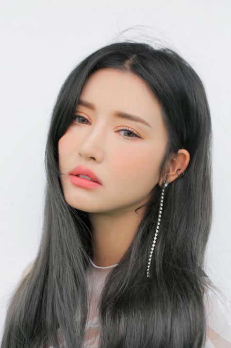 Gợi ý màu tóc khói trầm từng cơn mưa - làm gió ở các trang mạng xã hội facebook, tik tok, youtube Bật mí màu tóc nhẹ nhàng trầm lắng hơn cho những cô gái nào yêu thích nét đẹp nhẹ nhàng và đơn giản.