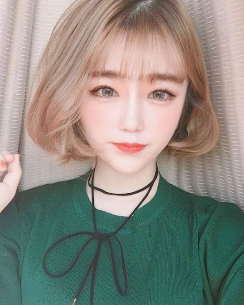 Tự tin tỏa sáng cùng tóc ngắn khói xám Là con gái thì phải biết làm đẹp mái tóc. Bật mí ngay cho nàng tone màu tóc khói xám được yêu thích, giúp nàng thay đổi dung nhan một cách bất ngờ.