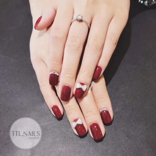 Những mẫu nail màu đỏ cherry cuốn hút hiện nay - hình ảnh 2 Mẫu móng tay nail màu đỏ cherry đẹp nhất - hình 2