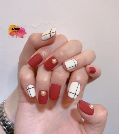 Nail màu đỏ kẻ đẹp dành cho mọi cô gái - hình 3 Mẫu móng tay nail màu đỏ kẻ đẹp nhất - hình 3