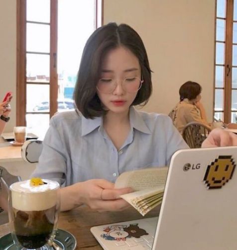 Những mái tóc ngắn ngang vai đẹp xinh xắn nắm bắt xu thế - hình ảnh 1 Nét quyến rũ, sự tự tin và cuốn hút là những gì mà mái tóc ngắn ngang vai sau đây dành cho bạn. Đánh tan mọi khuyết điểm trên khuôn mặt.