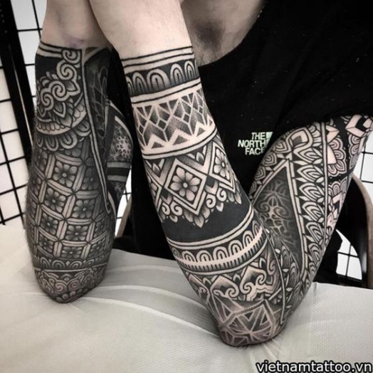 Hình xăm tattoo hoa văn đẹp Full vị trí 2 cánh tay Bật mí hình xăm hoa văn đẹp ấn tượng dành cho bạn