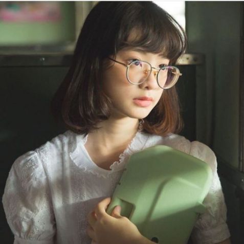 Mái tóc ngắn uốn cụp đuôi xinh xắn thịnh hành mới nhất - Hình ảnh 2 3 Tóc ngắn cụp đuôi được kết hợp hoàn hảo từ mái thưa dành cho cô nàng có tính cách hiền lành và dễ thương. Xem ngay bài viết HOT nhất trong ngày.