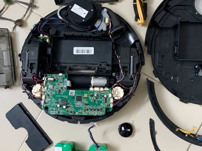 Sử dụng dịch vụ sửa chữa robot hút bụi để được xử lý triệt để, nhanh chóng