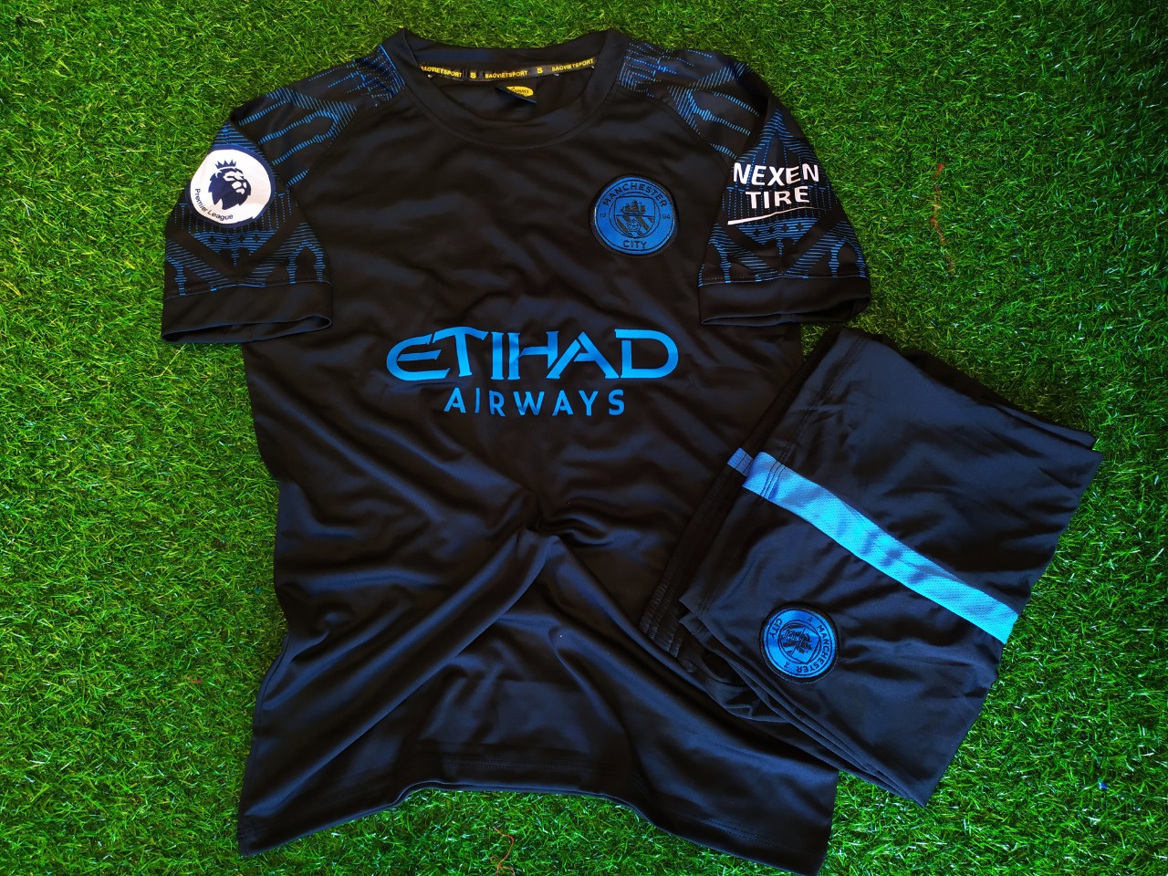 Xưởng quần áo bóng đá