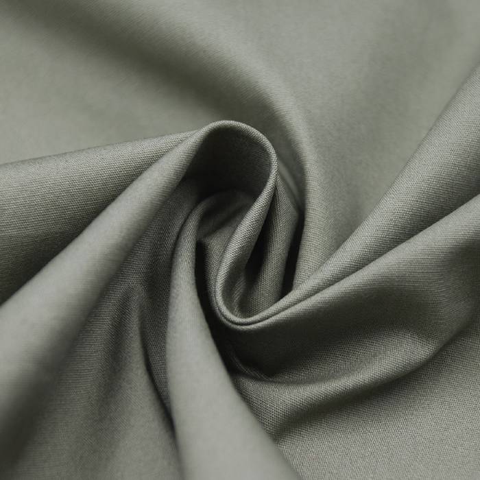 Vải poplin mỏng, mịn, nhẹ và ít hoa văn