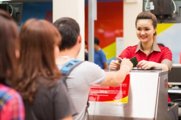 Hành khách làm thủ tục khi đi máy bay đặt vé máy bay có cần hộ chiếu không